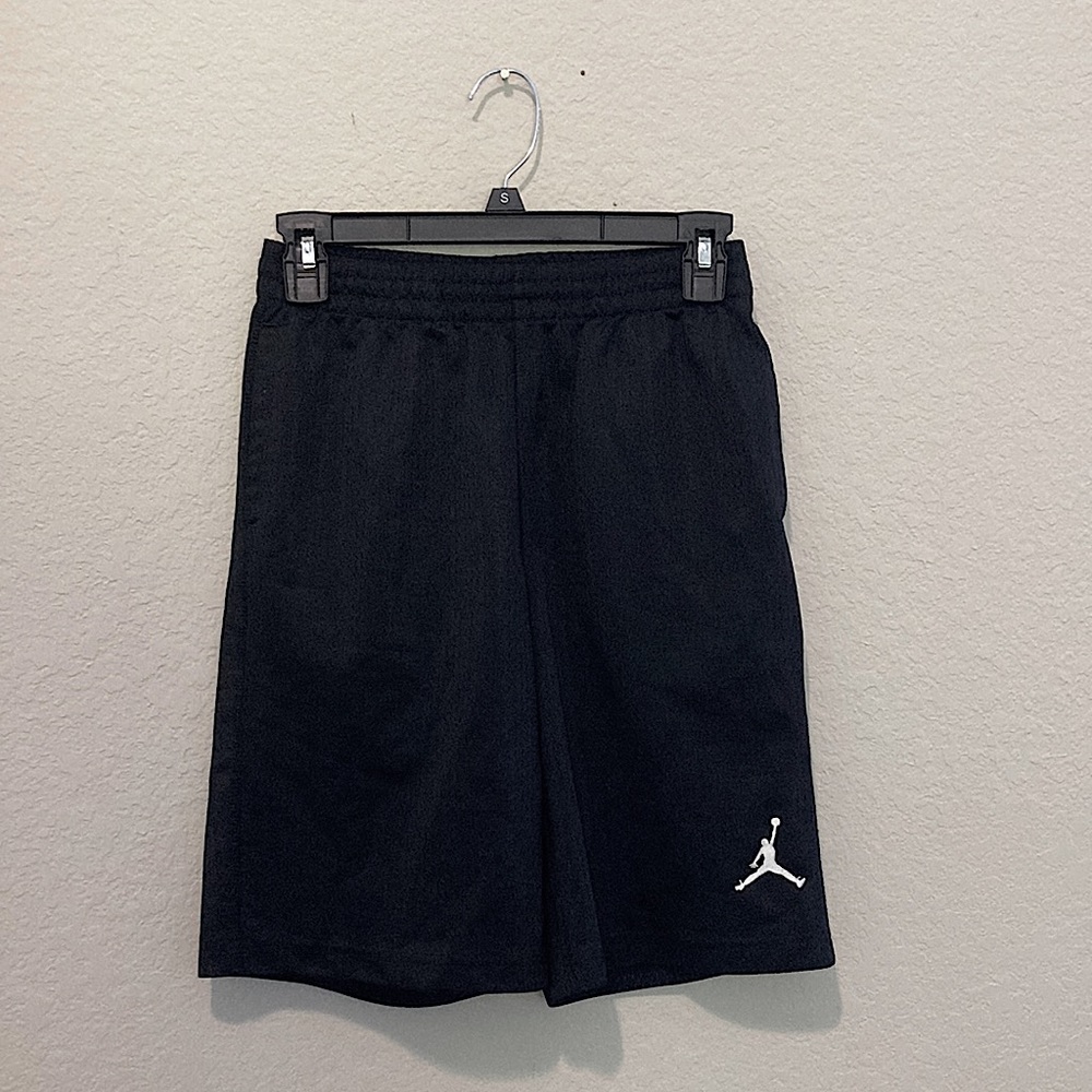 Air Jordan black basketball shorts in boys large